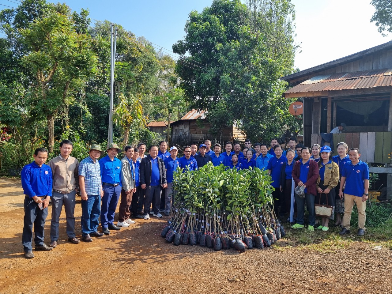 Thanh niên với hoạt động tình nguyện tại nước CHDCND Lào