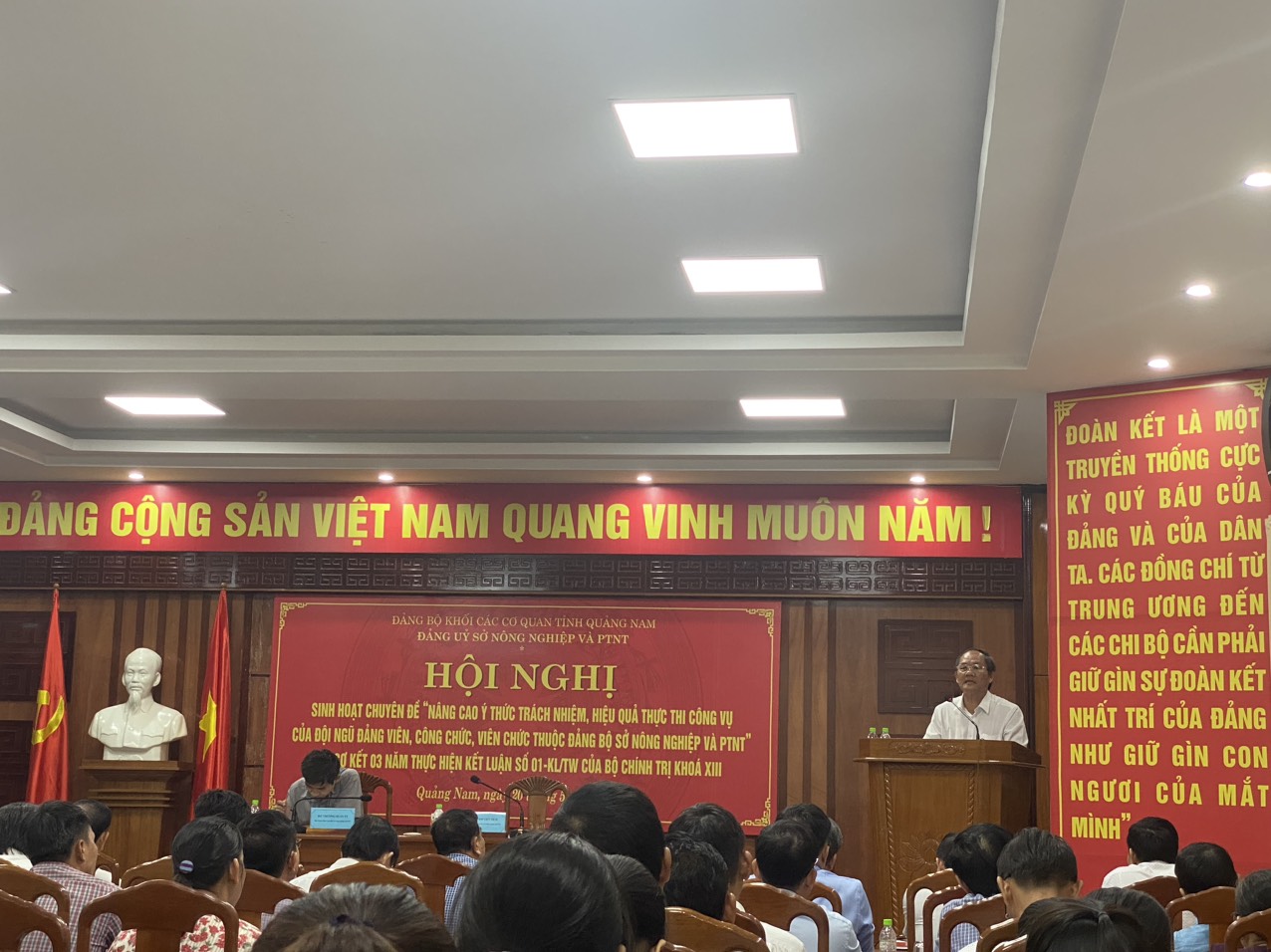 Sinh hoạt chuyên đề “Nâng cao ý thức trách nhiệm, hiệu quả thực thi công vụ của đội ngũ đảng viên, công chức, viên chức thuộc Đảng bộ Sở Nông nghiệp và PTNT”  và sơ kết 03 năm thực hiện Kết luận số 01-KL/TW của Bộ Chính trị khóa XIII