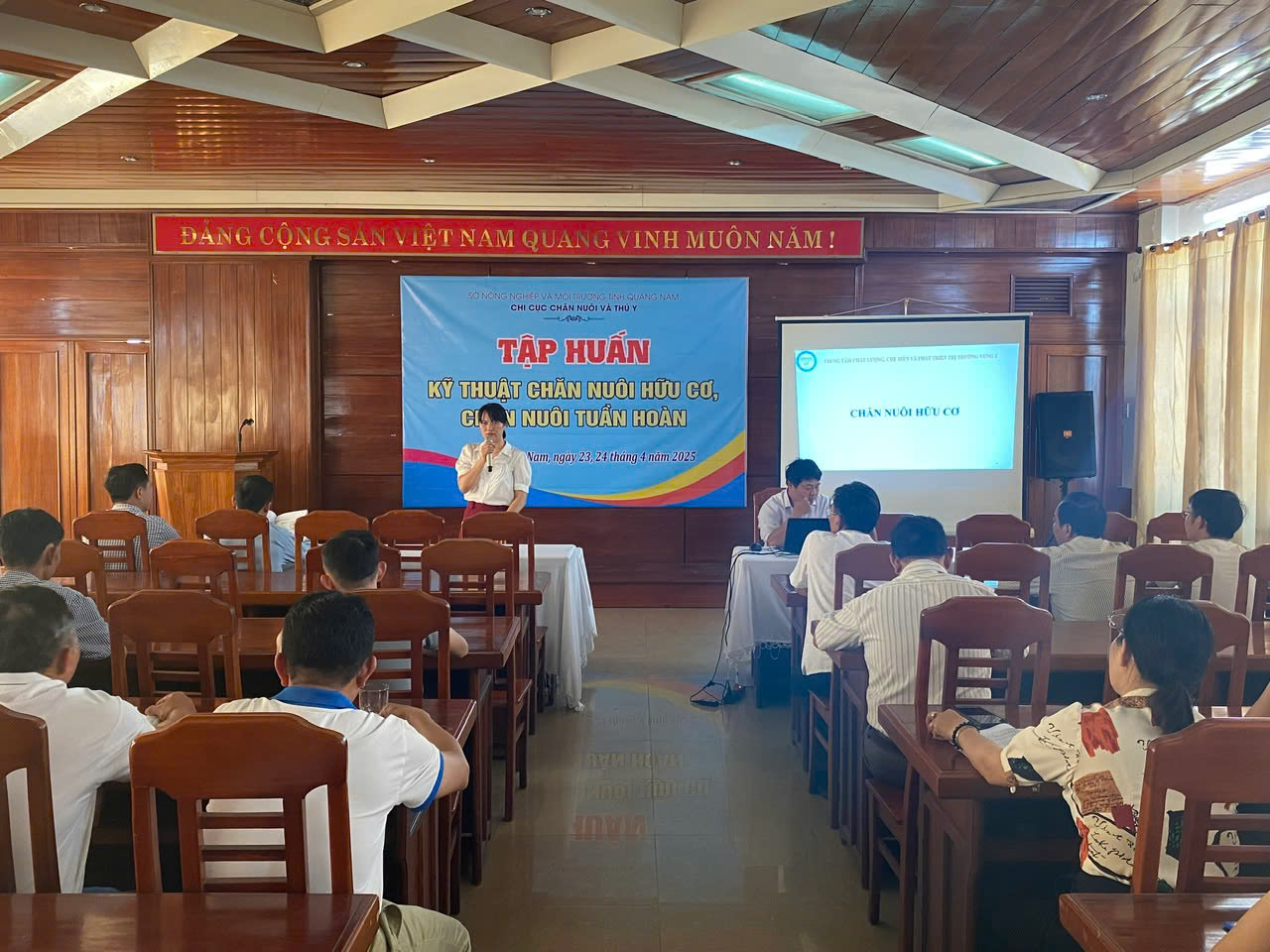 TẬP HUẤN KỸ THUẬT CHĂN NUÔI HỮU CƠ, NÔNG NGHIỆP TUẦN HOÀN